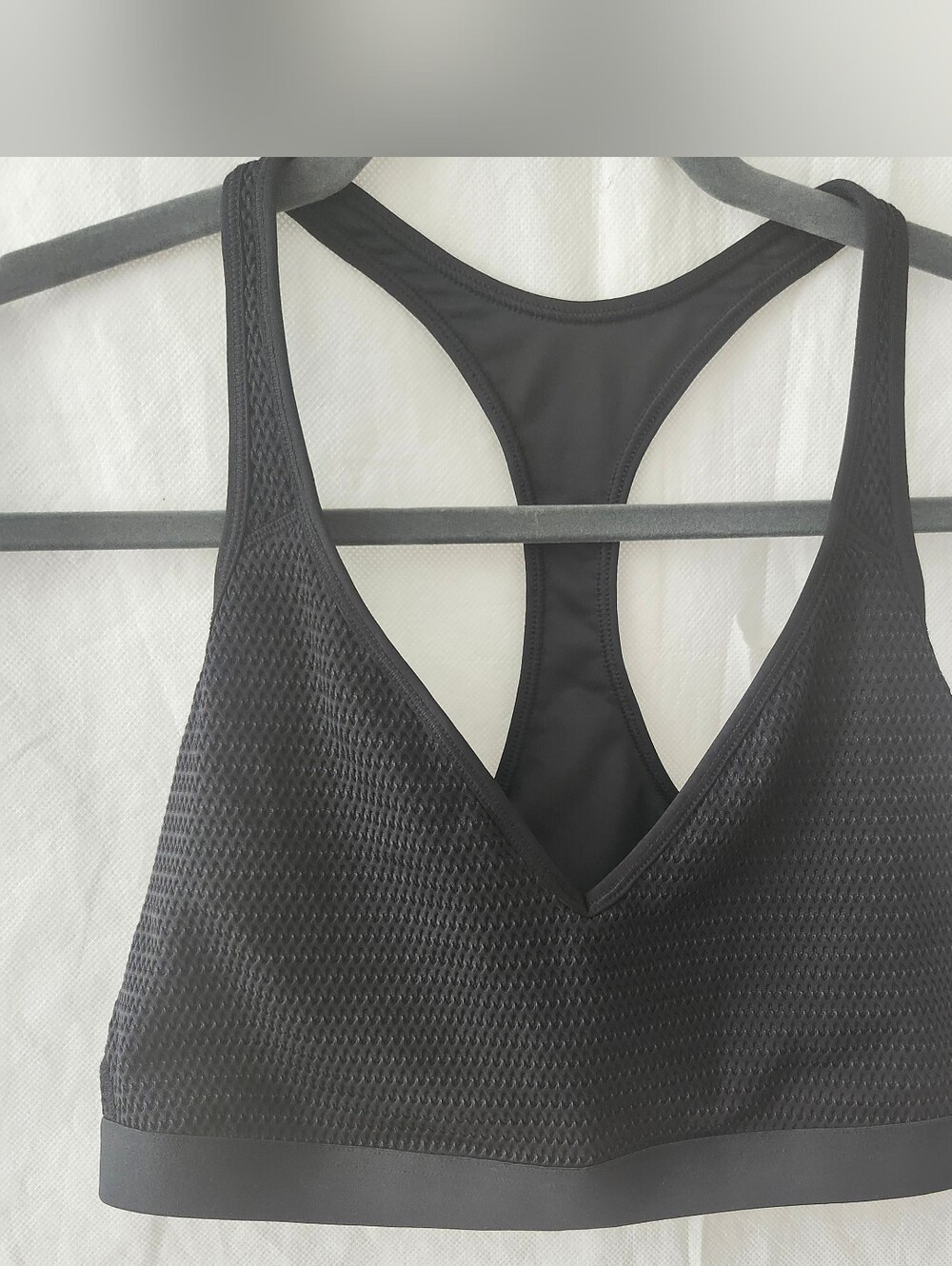 Victoria Sport Lightweight Mesh Sports Bra In Black Size XL